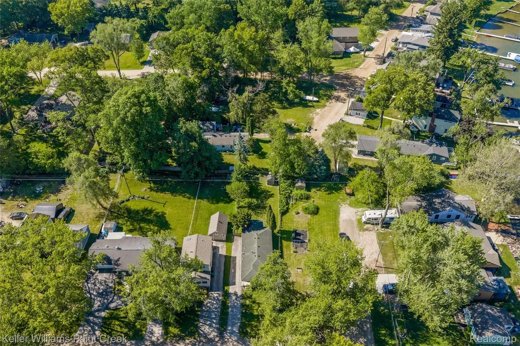 2742 Campers Drive Highland Charter Township MI 48356