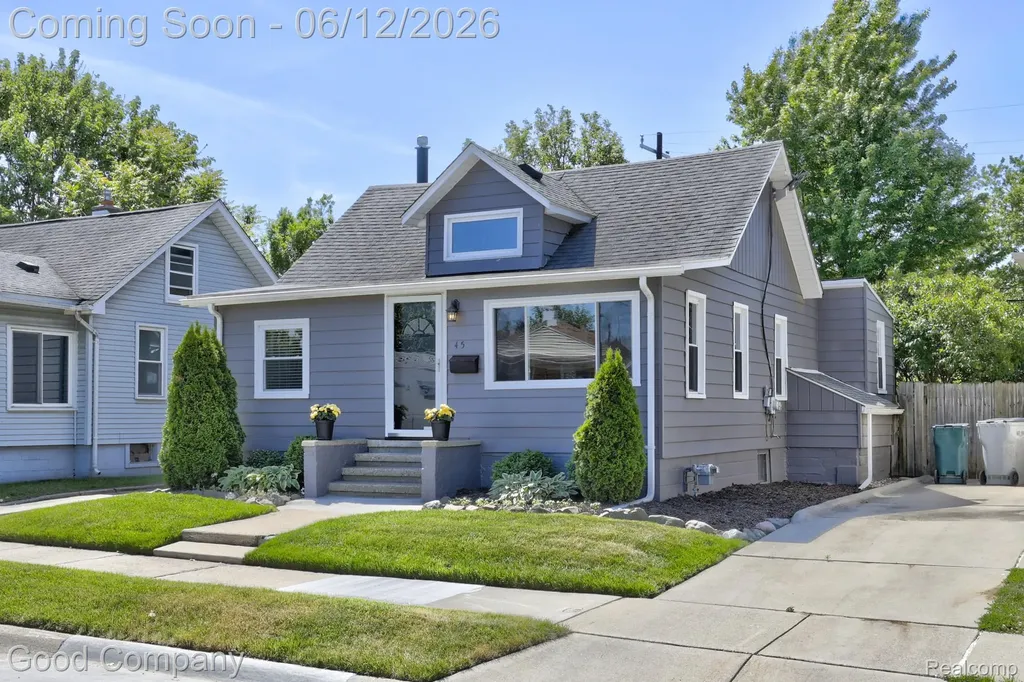 45 W Morehouse Avenue Hazel Park City MI 48030