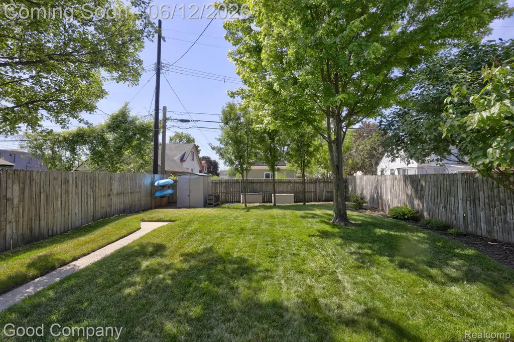 45 W Morehouse Avenue Hazel Park City MI 48030