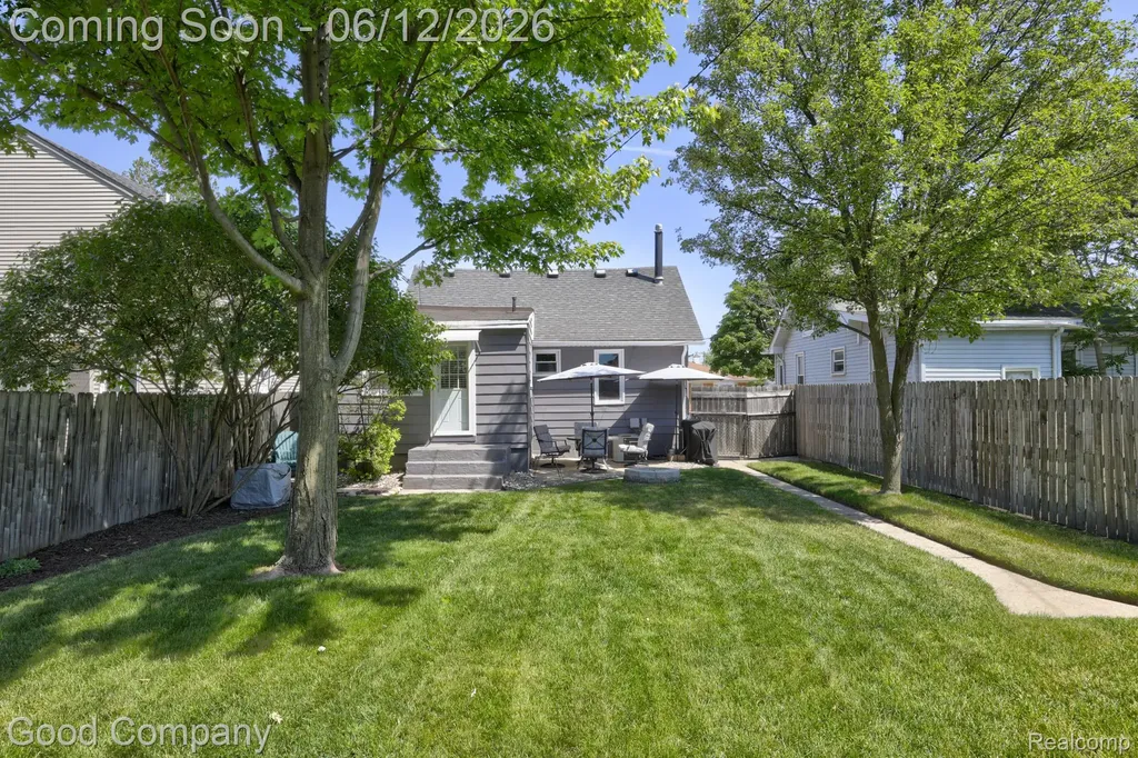 45 W Morehouse Avenue Hazel Park City MI 48030