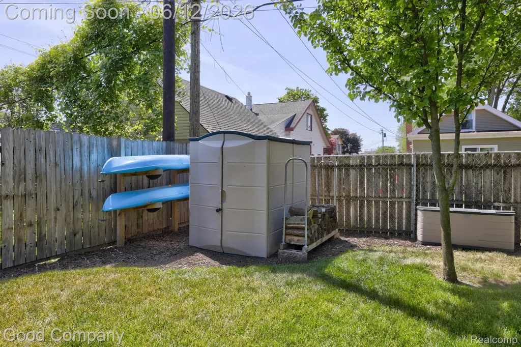 45 W Morehouse Avenue Hazel Park City MI 48030