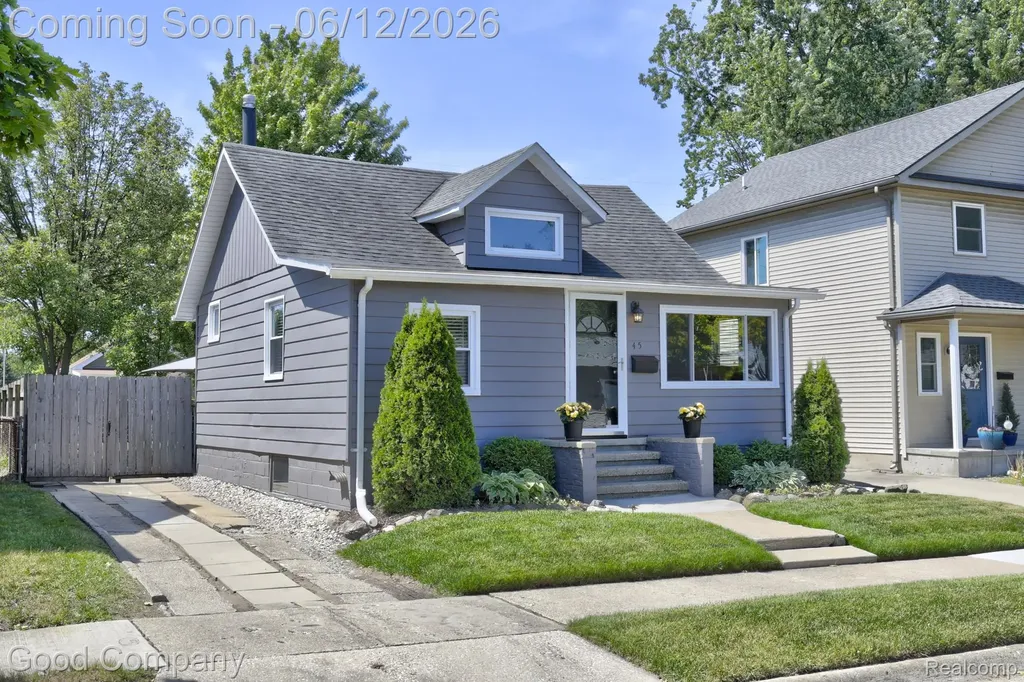 45 W Morehouse Avenue Hazel Park City MI 48030