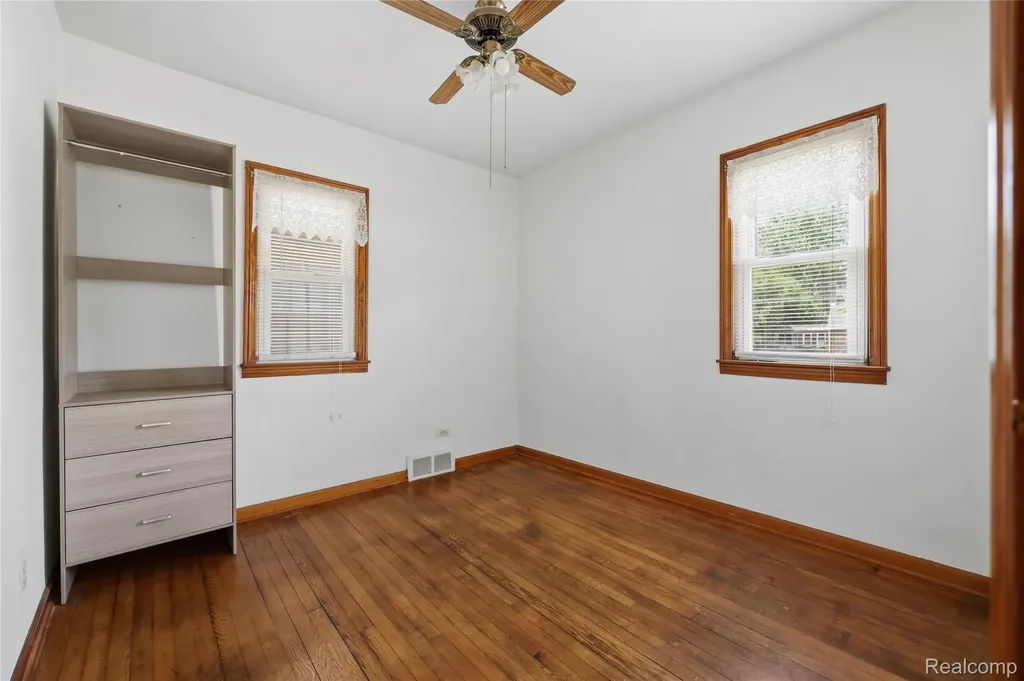 19029 Florian Street Roseville City MI 48066