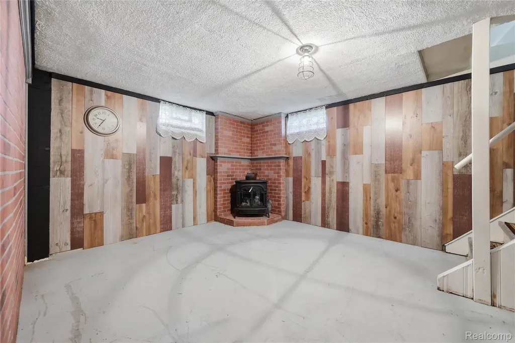 19029 Florian Street Roseville City MI 48066