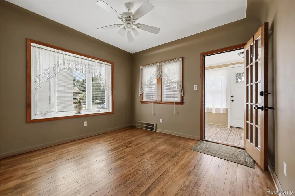 19029 Florian Street Roseville City MI 48066