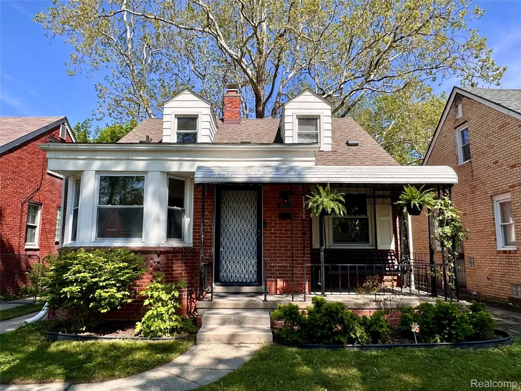 9572 Beaverland Detroit City MI 48239