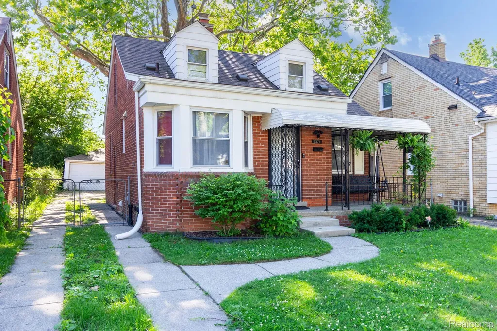 9572 Beaverland Detroit City MI 48239