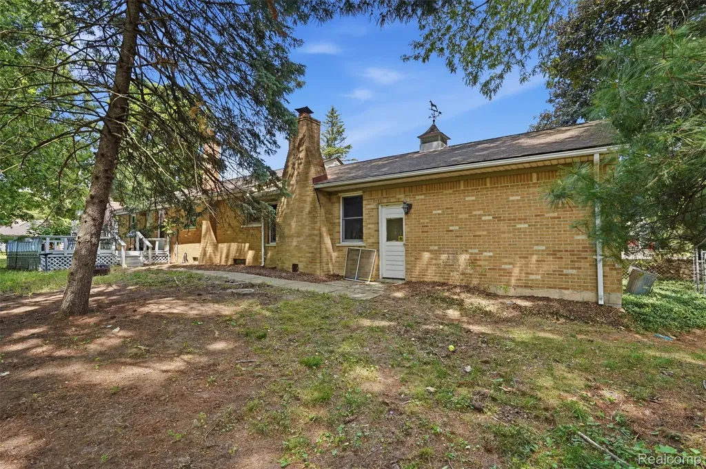21001 Negaunee Street Southfield City MI 48033