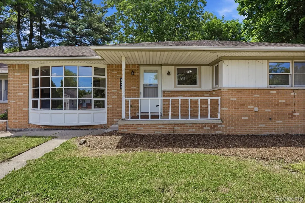 21001 Negaunee Street Southfield City MI 48033