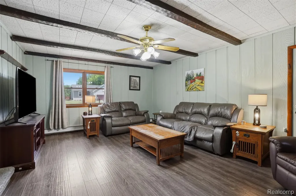 21001 Negaunee Street Southfield City MI 48033