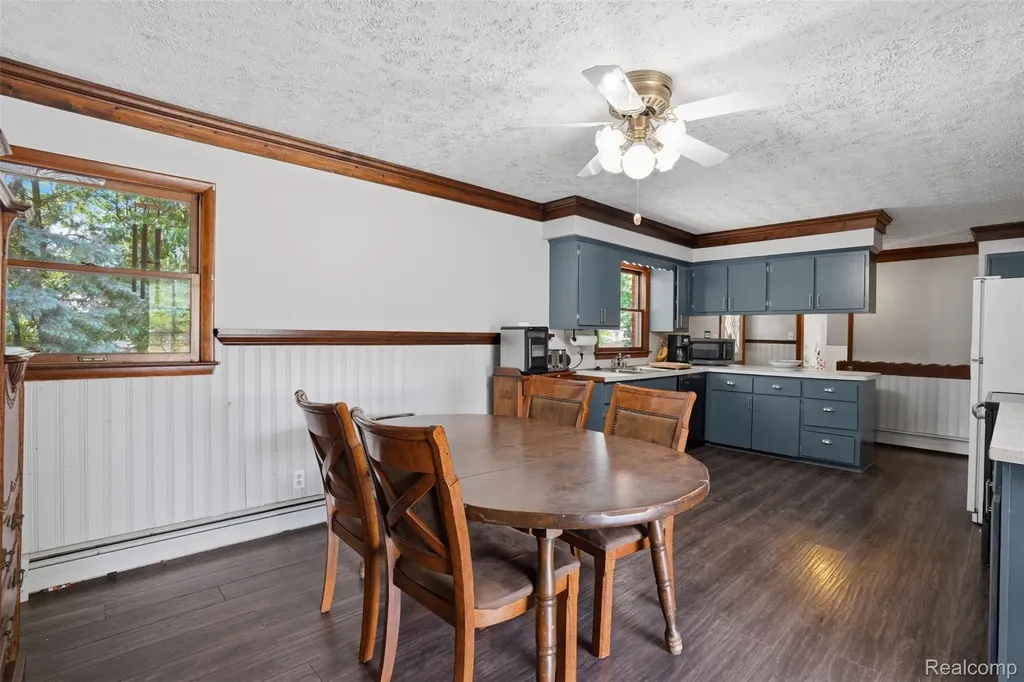 21001 Negaunee Street Southfield City MI 48033