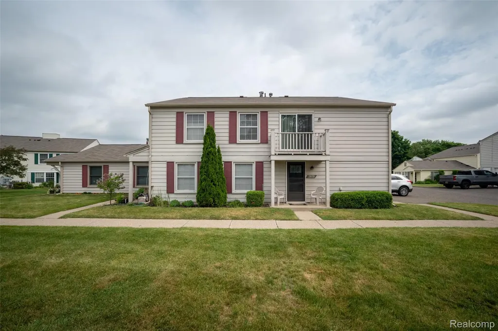 2978 Elmwood Court Lake Orion Village MI 48360