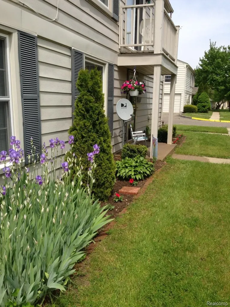 2978 Elmwood Court Lake Orion Village MI 48360