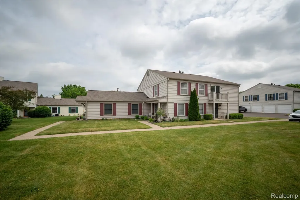 2978 Elmwood Court Lake Orion Village MI 48360