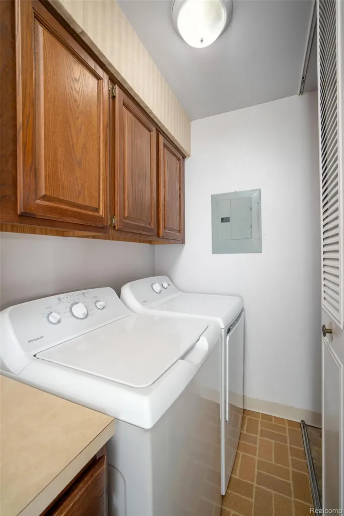 2978 Elmwood Court Lake Orion Village MI 48360
