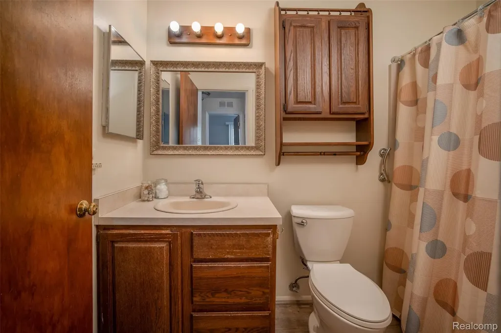 2978 Elmwood Court Lake Orion Village MI 48360