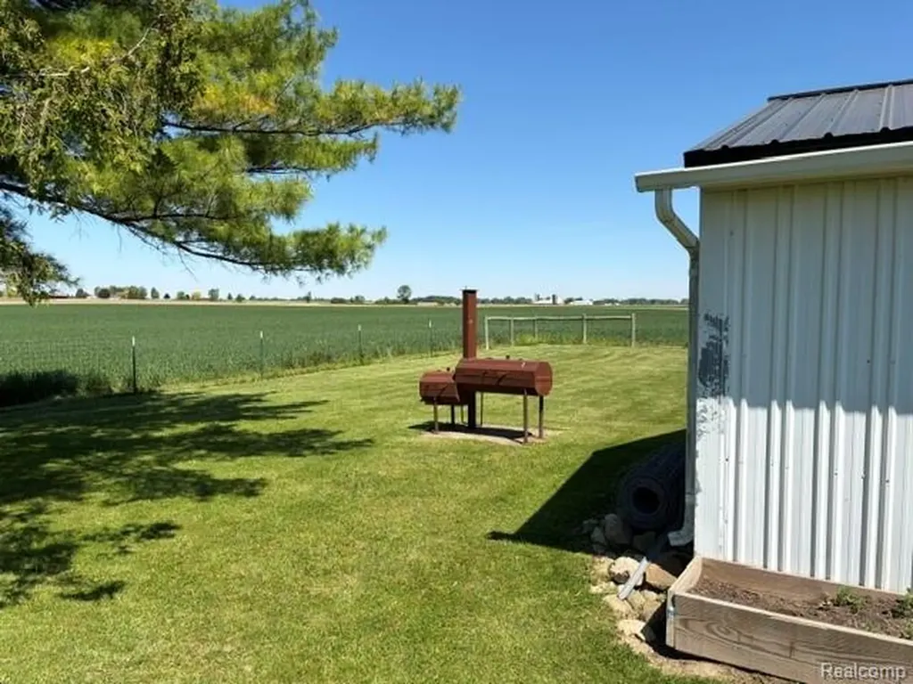 4815 Loree Road Deckerville Village MI 48427