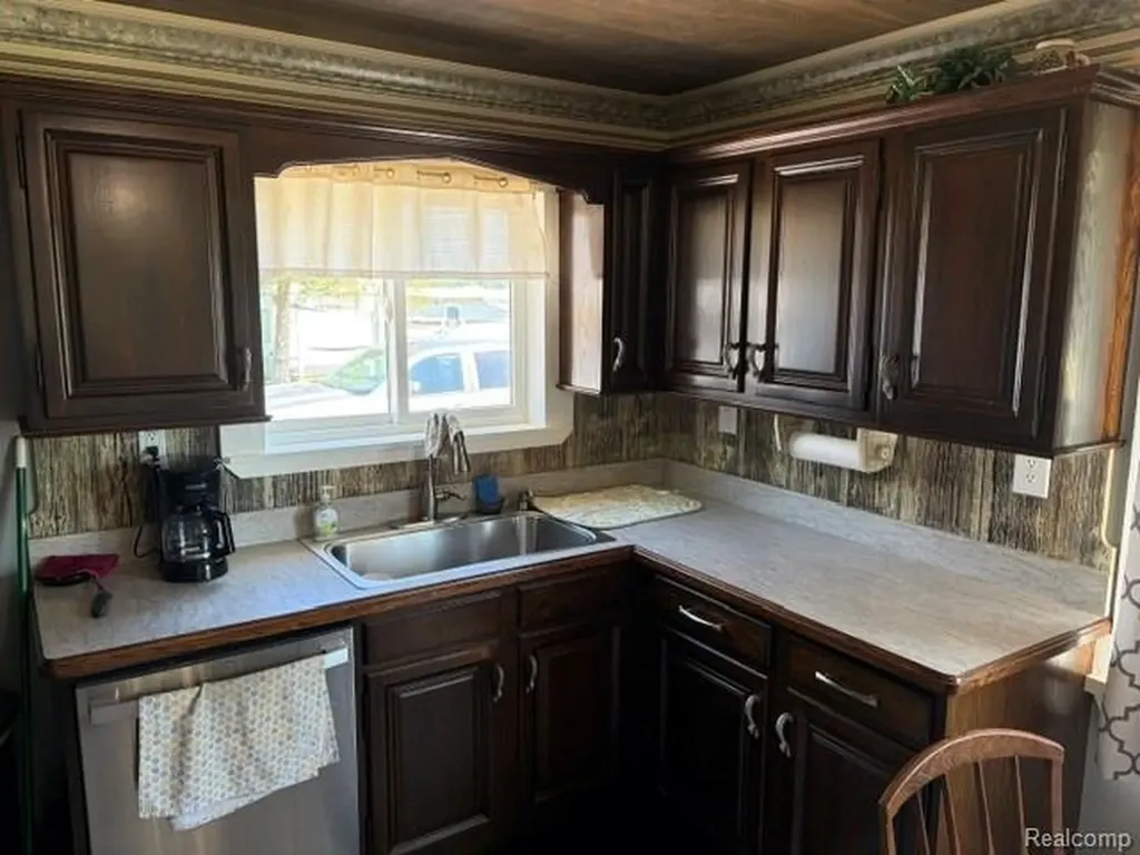 4815 Loree Road Deckerville Village MI 48427