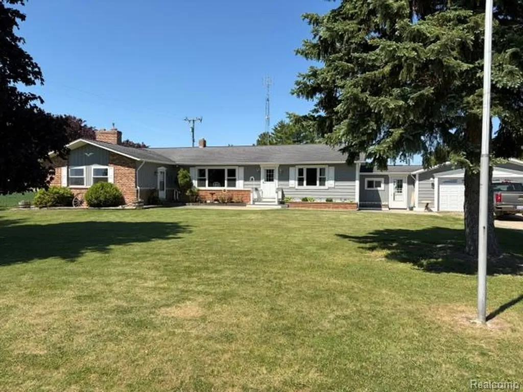 4815 Loree Road Deckerville Village MI 48427