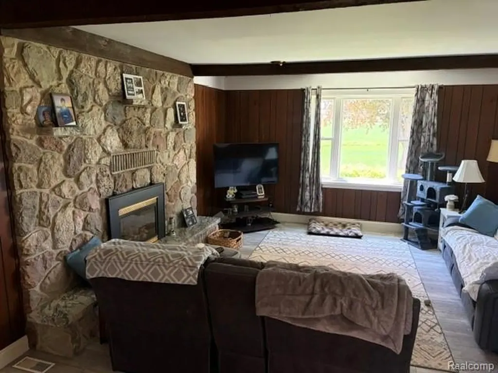 4815 Loree Road Deckerville Village MI 48427