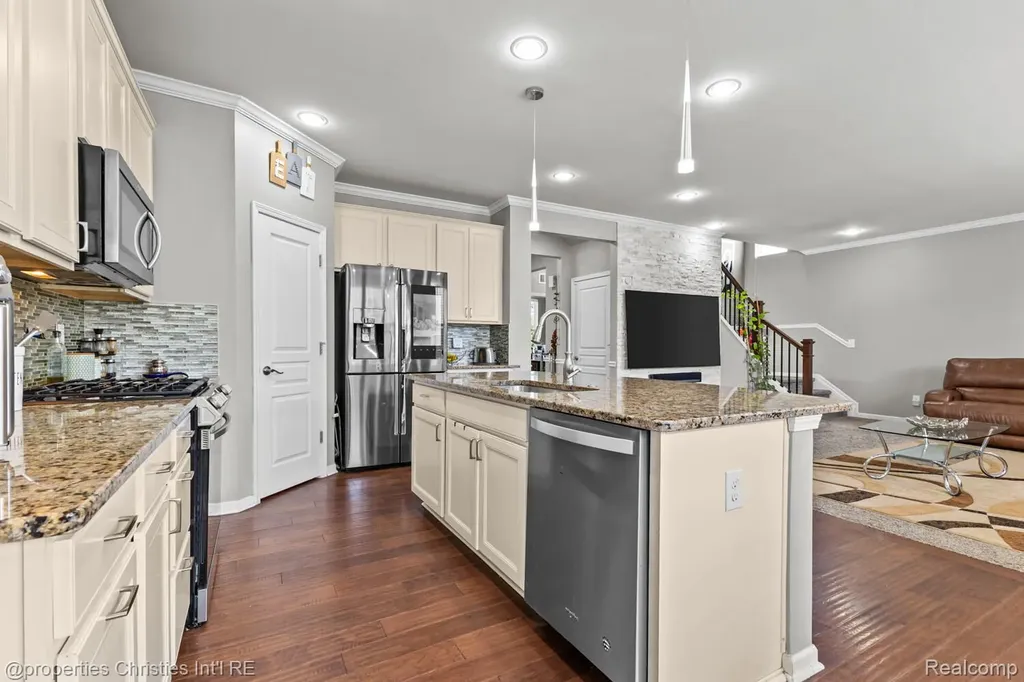 25885 Tennyson Court Novi City MI 48374