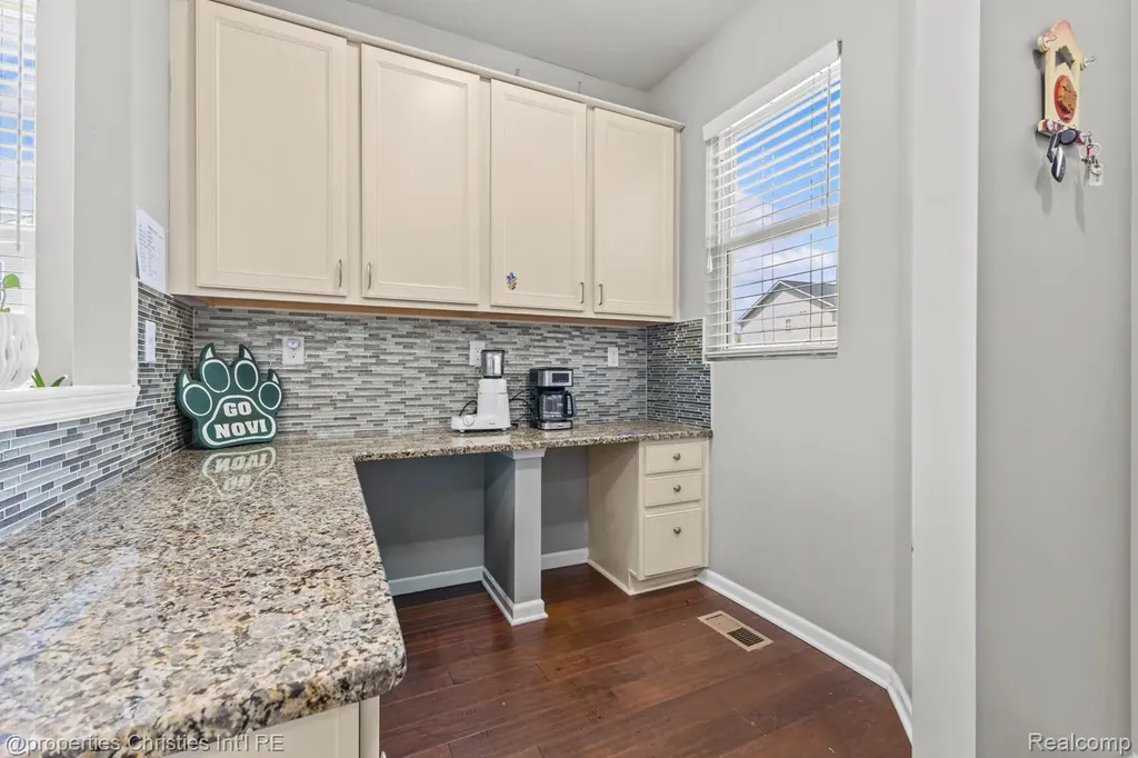 25885 Tennyson Court Novi City MI 48374