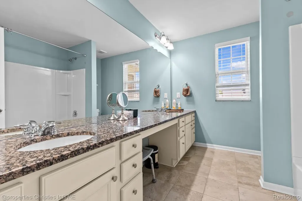 25885 Tennyson Court Novi City MI 48374
