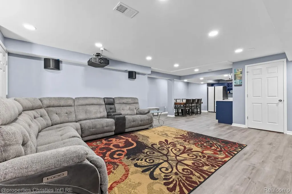 25885 Tennyson Court Novi City MI 48374