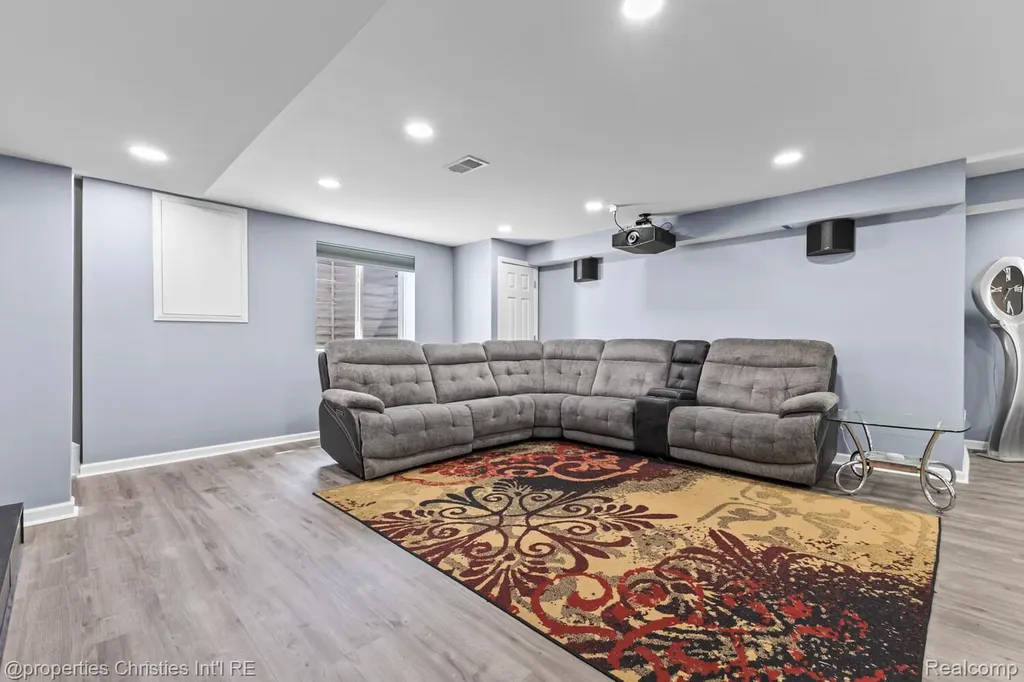 25885 Tennyson Court Novi City MI 48374