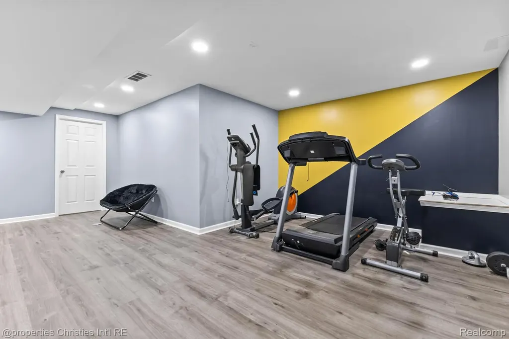 25885 Tennyson Court Novi City MI 48374