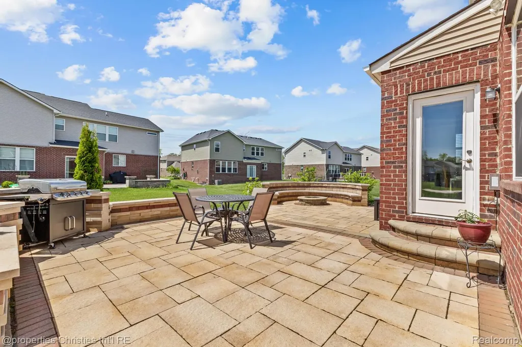 25885 Tennyson Court Novi City MI 48374