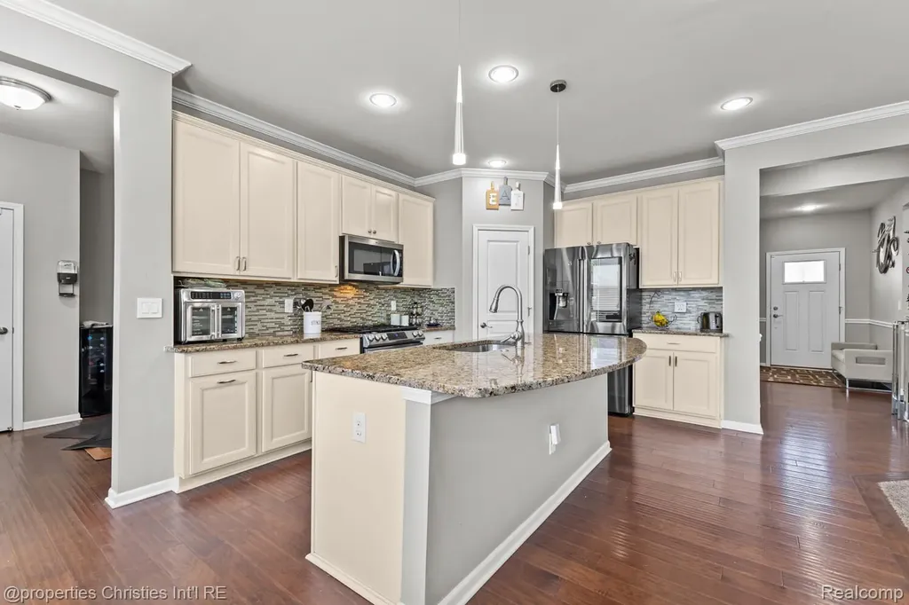 25885 Tennyson Court Novi City MI 48374