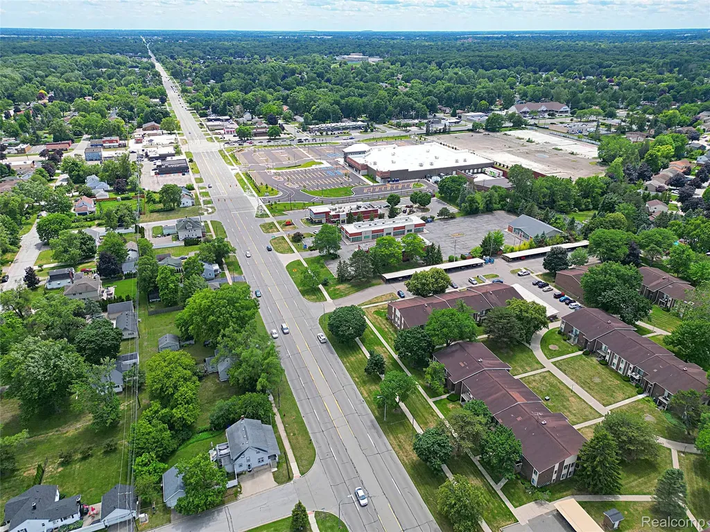 19554 Farmington Road Livonia City MI 48152
