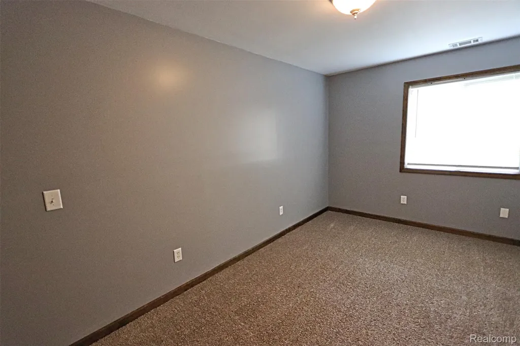 19554 Farmington Road Livonia City MI 48152
