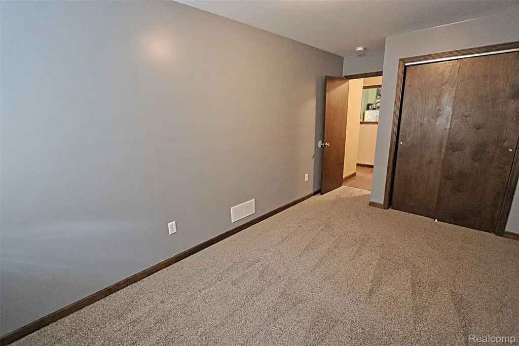 19554 Farmington Road Livonia City MI 48152