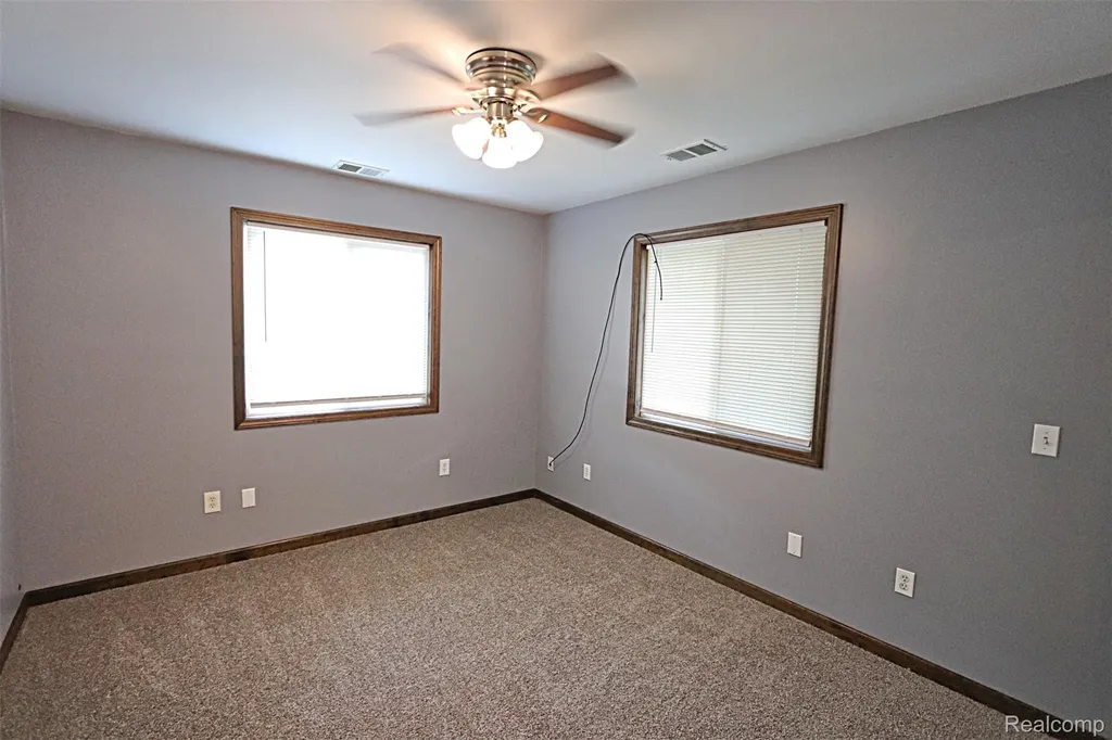 19554 Farmington Road Livonia City MI 48152