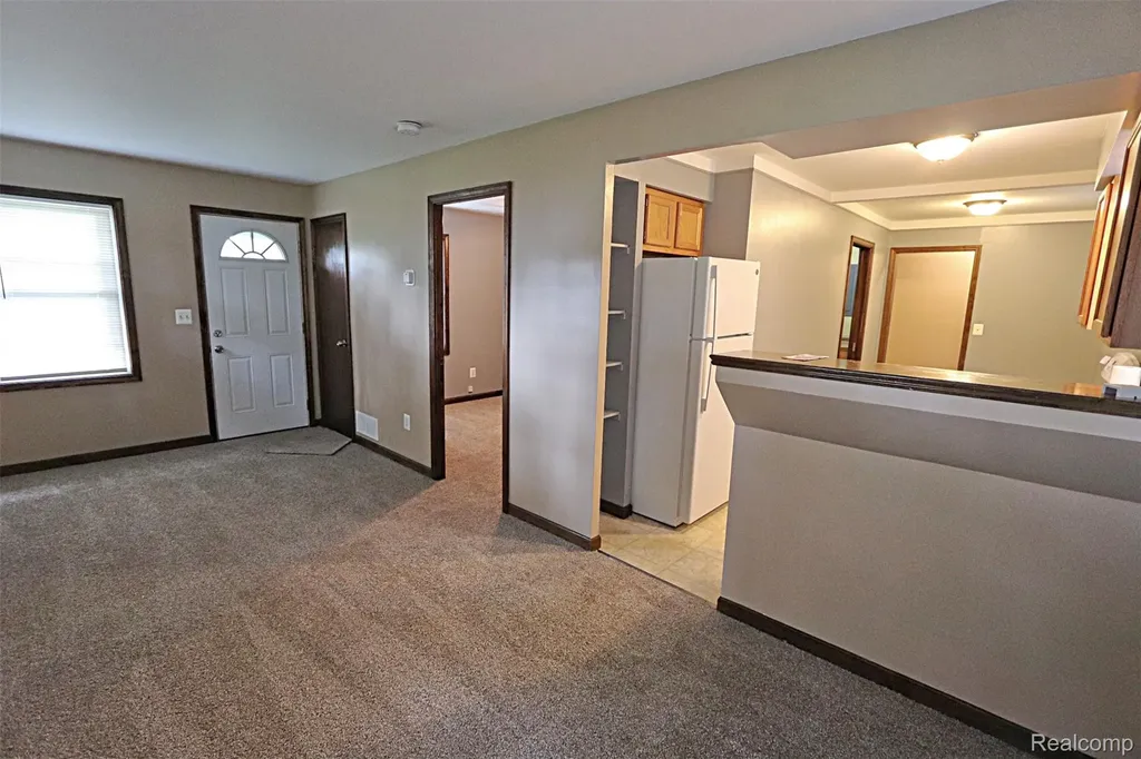 19554 Farmington Road Livonia City MI 48152