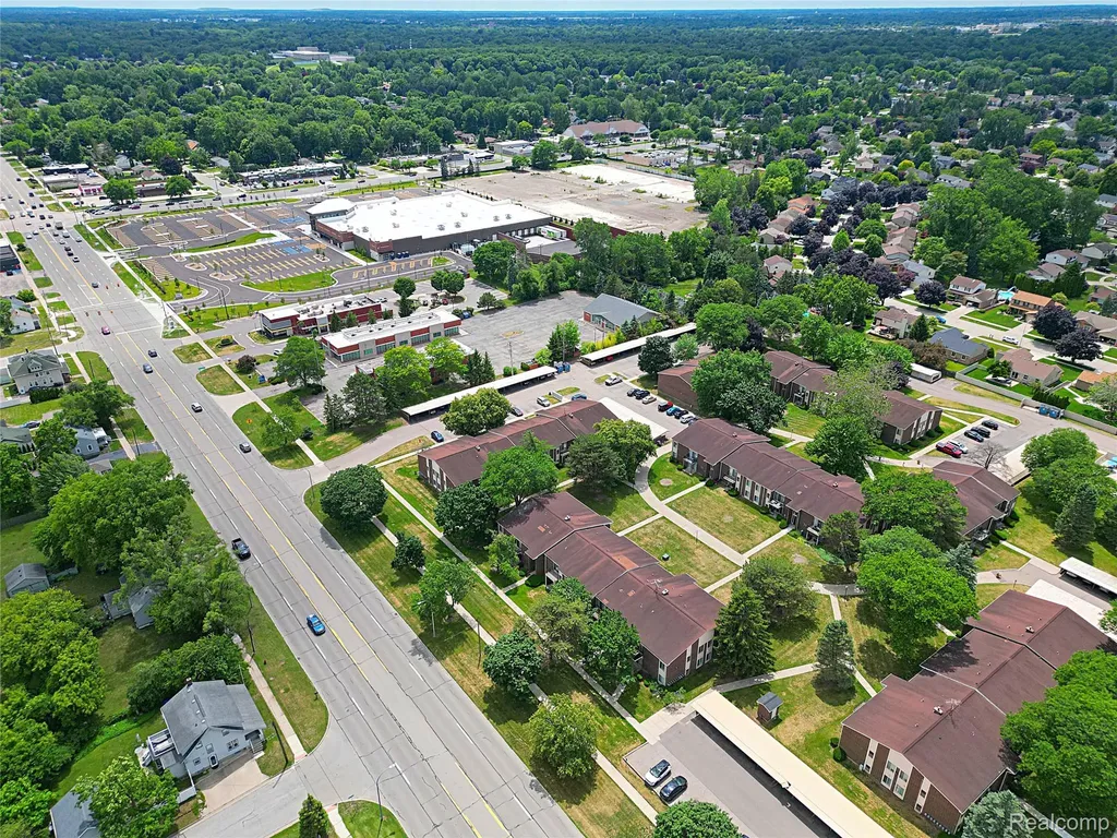 19554 Farmington Road Livonia City MI 48152
