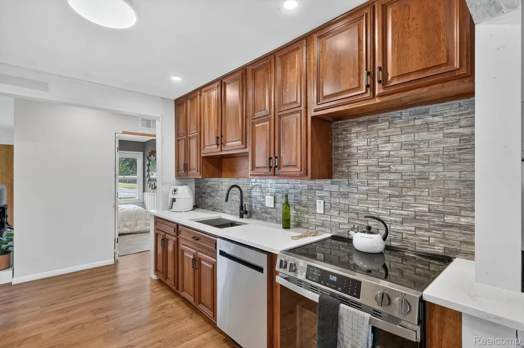 32326 Florence Street Garden City City MI 48135