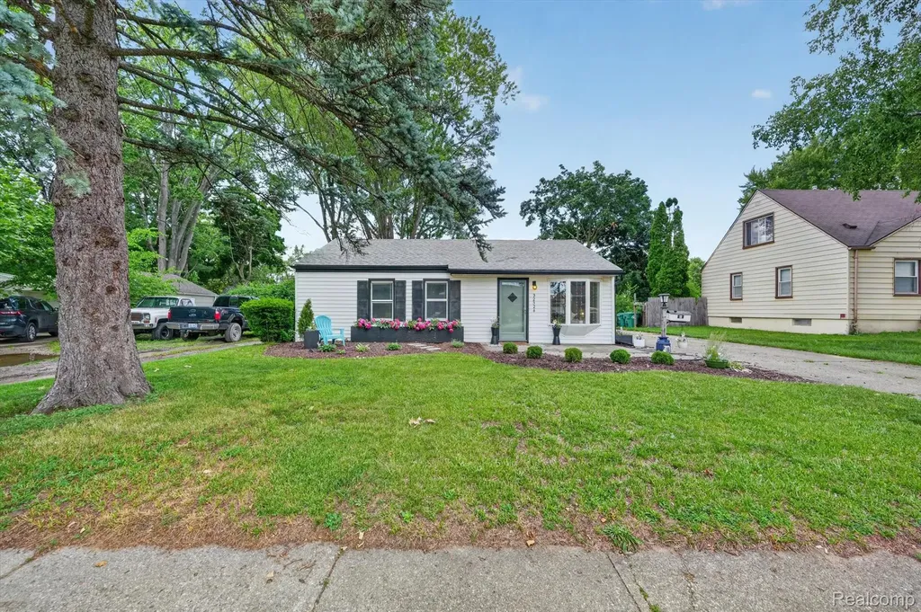 32326 Florence Street Garden City City MI 48135