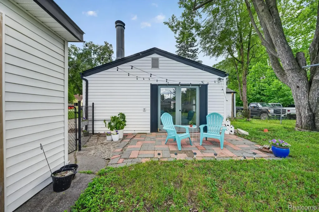 32326 Florence Street Garden City City MI 48135
