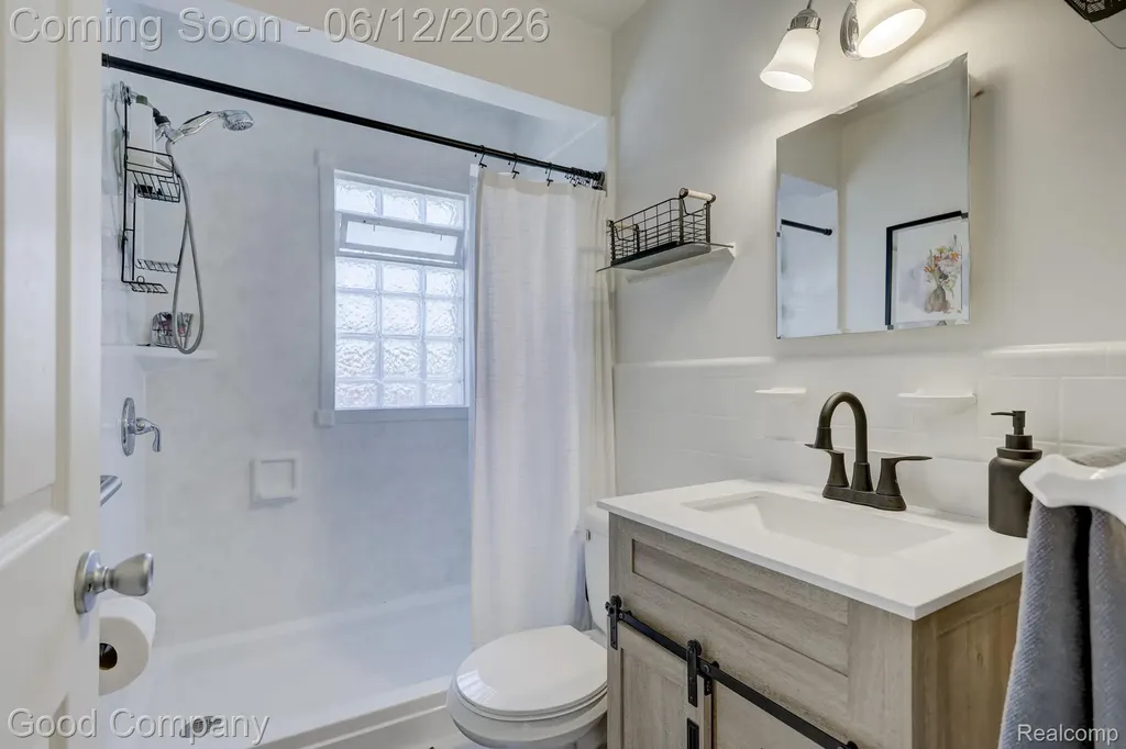 3907 Gardner Avenue Berkley City MI 48072