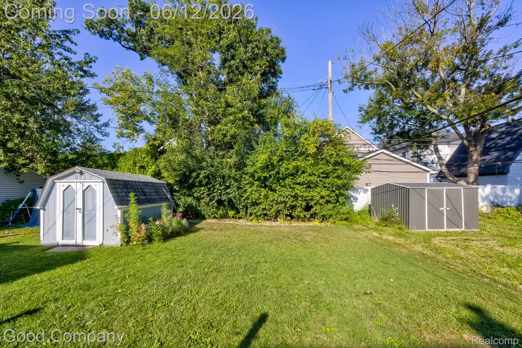 3907 Gardner Avenue Berkley City MI 48072