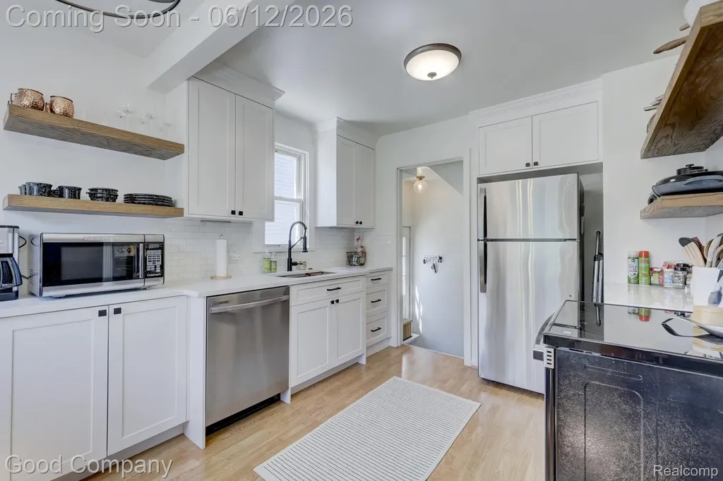 3907 Gardner Avenue Berkley City MI 48072