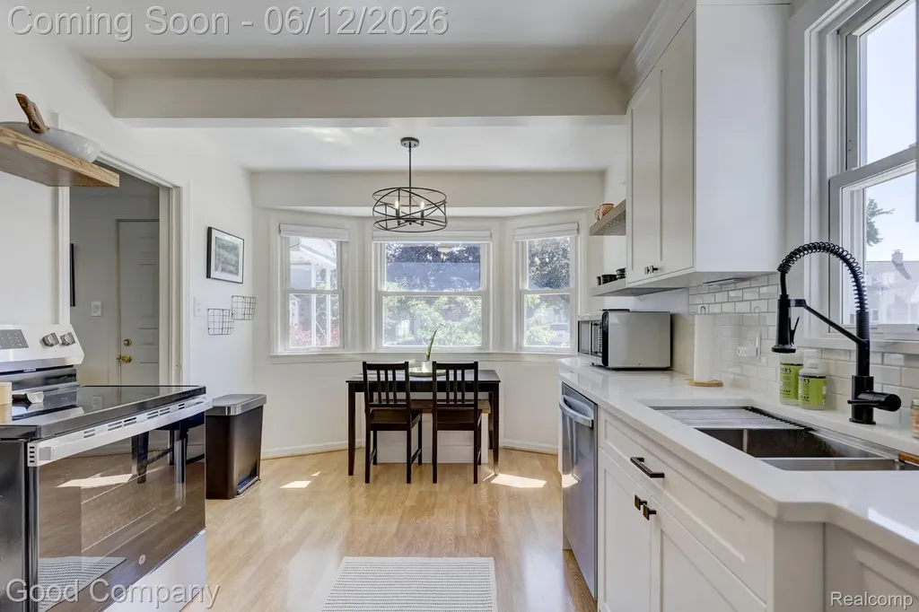 3907 Gardner Avenue Berkley City MI 48072