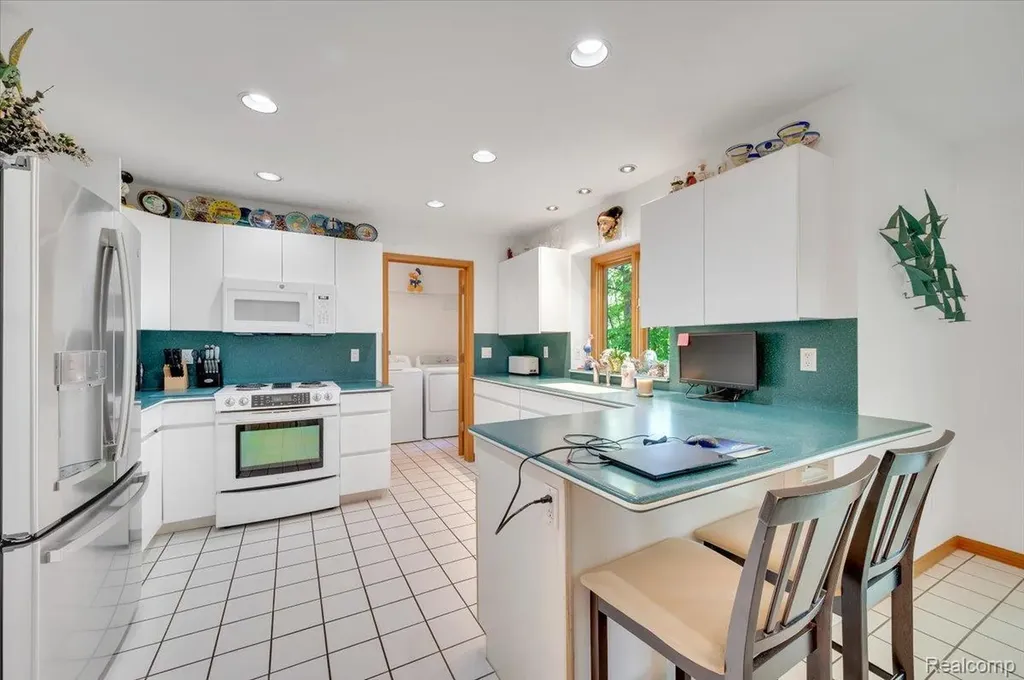 250 Woodcreek Court Commerce Charter Township MI 48390