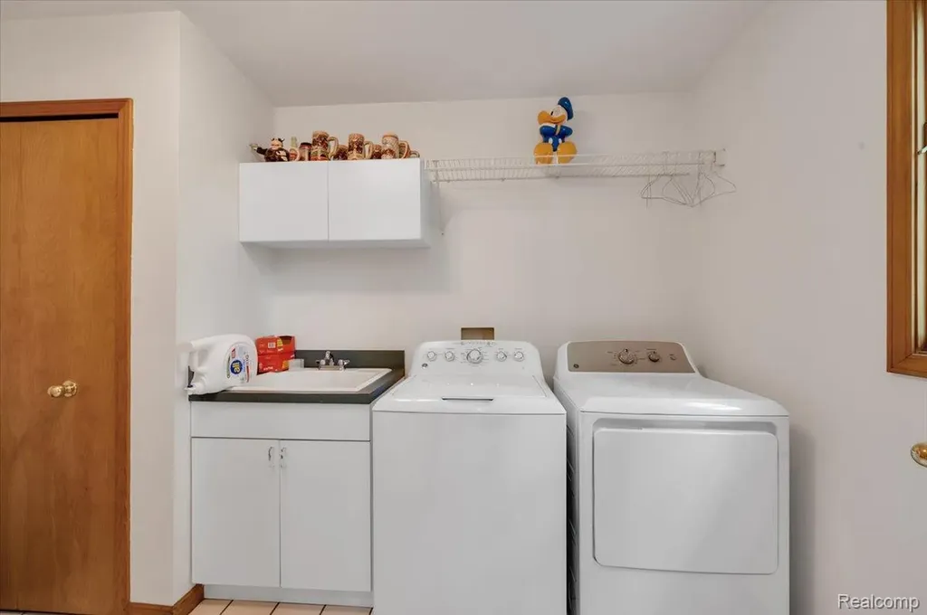250 Woodcreek Court Commerce Charter Township MI 48390