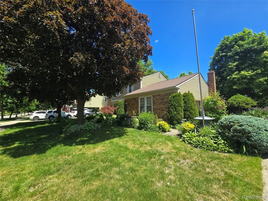 24658 Christina Lane Novi City MI 48375