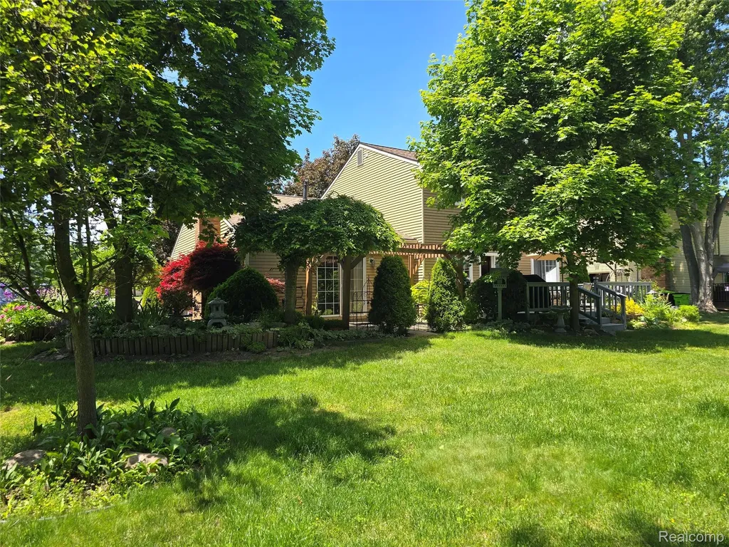 24658 Christina Lane Novi City MI 48375