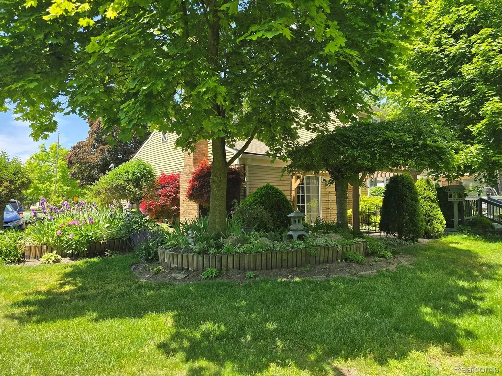 24658 Christina Lane Novi City MI 48375